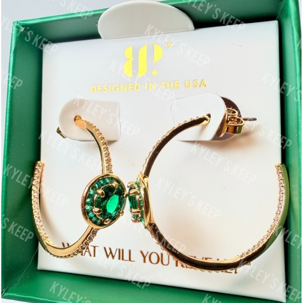 Bomb Party May Earrings - ER57366 The Bridget Hoops - Emerald on Gold Plating